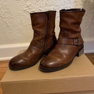 PAUL GREEN leather boots